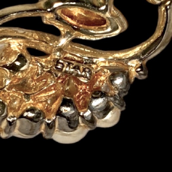 1940-1960s (Circa) STAR Signed Matching Jewelry Set - Necklace & Earrings. - Picture 9 of 14